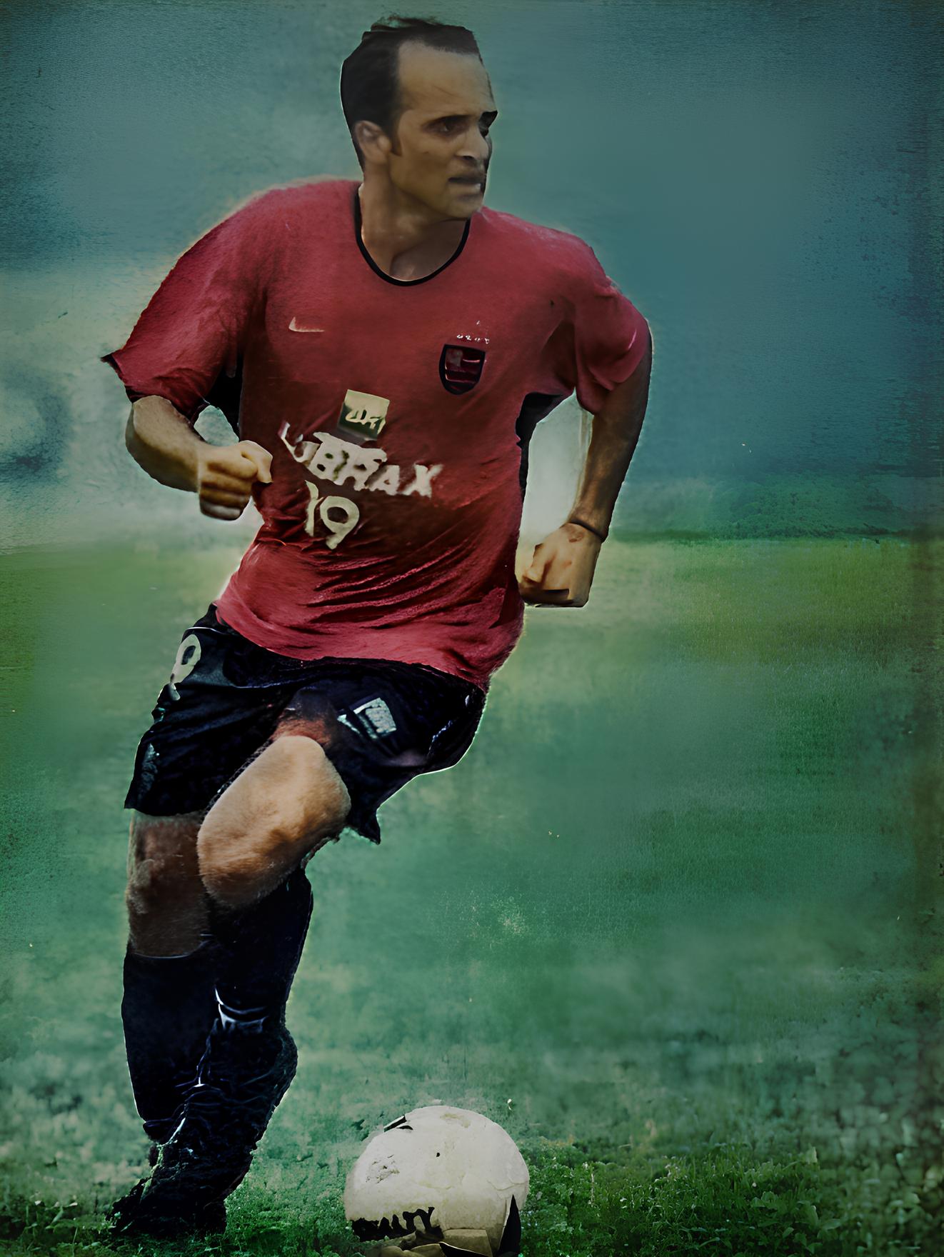 André Goiano em ação no futebol profissional